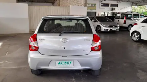 TOYOTA Etios Hatch 1.5 16V 4P FLEX XS AUTOMTICO, Foto 9