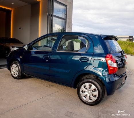 TOYOTA Etios Hatch 1.3 16V 4P FLEX X, Foto 5