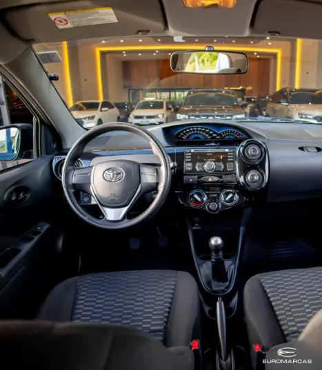 TOYOTA Etios Hatch 1.3 16V 4P FLEX X, Foto 8