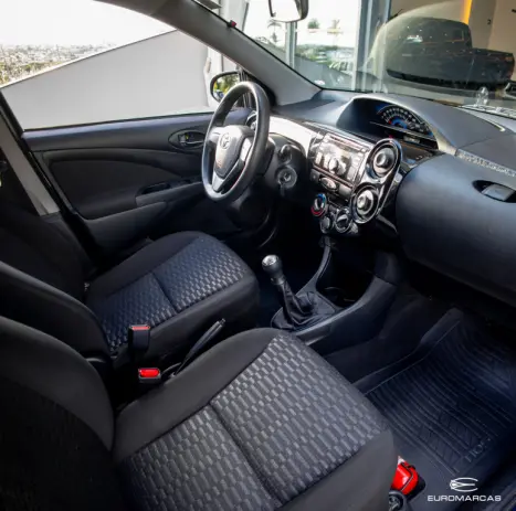 TOYOTA Etios Hatch 1.3 16V 4P FLEX X, Foto 10