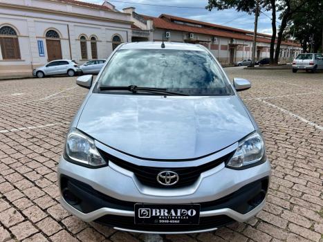 TOYOTA Etios Hatch 1.3 16V 4P FLEX X AUTOM�TICO, Foto 2