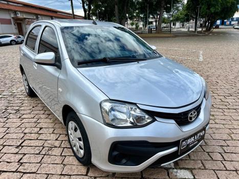 TOYOTA Etios Hatch 1.3 16V 4P FLEX X AUTOM�TICO, Foto 3