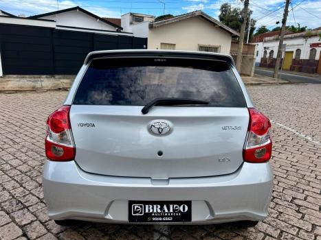 TOYOTA Etios Hatch 1.3 16V 4P FLEX X AUTOM�TICO, Foto 5