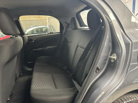 TOYOTA Etios Sedan 1.3 16V 4P FLEX X, Foto 2