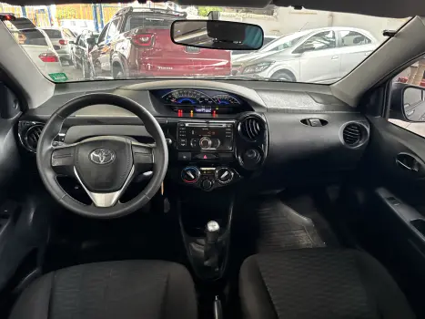 TOYOTA Etios Sedan 1.3 16V 4P FLEX X, Foto 10