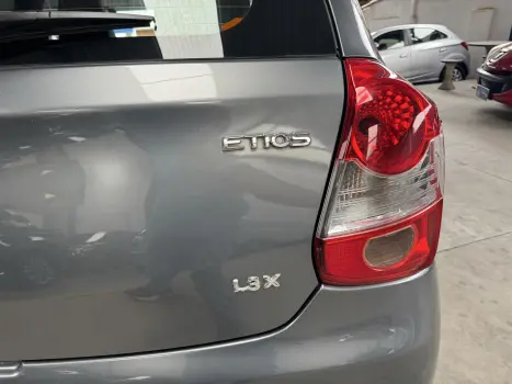TOYOTA Etios Sedan 1.3 16V 4P FLEX X, Foto 19