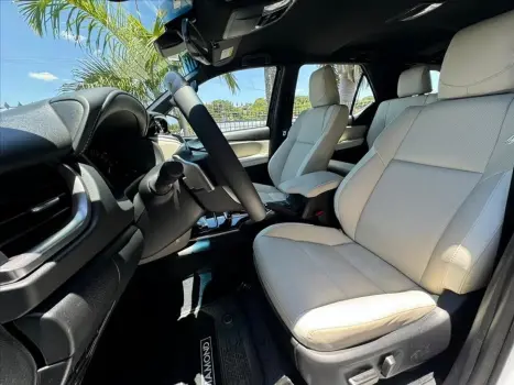 TOYOTA Hilux Caminhonete , Foto 12