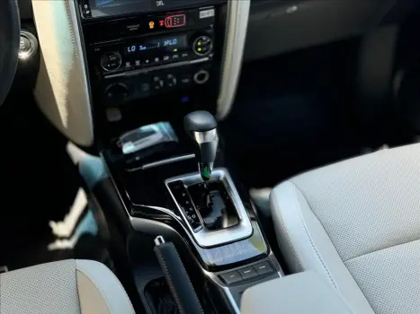 TOYOTA Hilux Caminhonete , Foto 15