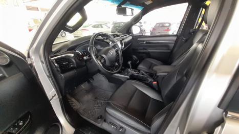 TOYOTA Hilux Caminhonete 2.8 16V SRX 50 ANOS 4X4 TURBO DIESEL CABINE DUPLA AUTOMTICO, Foto 4