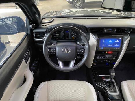 TOYOTA Hilux Caminhonete , Foto 16