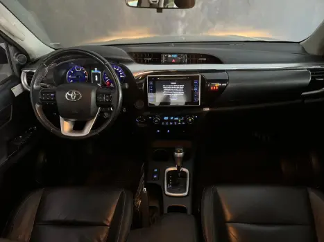 TOYOTA Hilux Caminhonete 2.8 16V SRV 4X4 DIESEL CABINE DUPLA AUTOMTICO, Foto 8