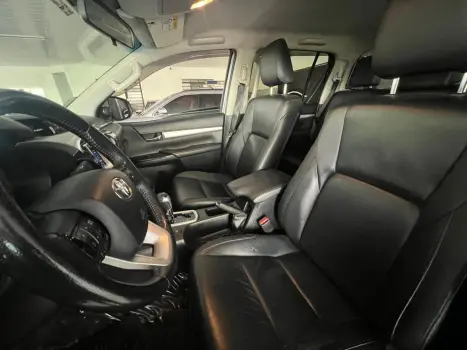 TOYOTA Hilux Caminhonete 2.8 16V SRV 4X4 DIESEL CABINE DUPLA AUTOMTICO, Foto 16
