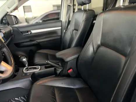 TOYOTA Hilux Caminhonete 2.8 16V SRV 4X4 DIESEL CABINE DUPLA AUTOMTICO, Foto 17