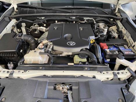 TOYOTA Hilux Caminhonete 2.8 16V SRV 4X4 DIESEL CABINE DUPLA AUTOMTICO, Foto 17