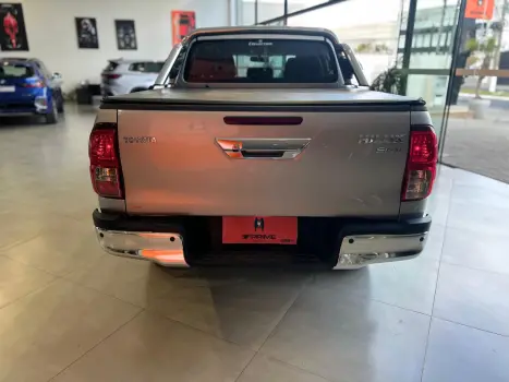 TOYOTA Hilux Caminhonete 2.8 16V SRV 4X4 DIESEL CABINE DUPLA AUTOMTICO, Foto 7