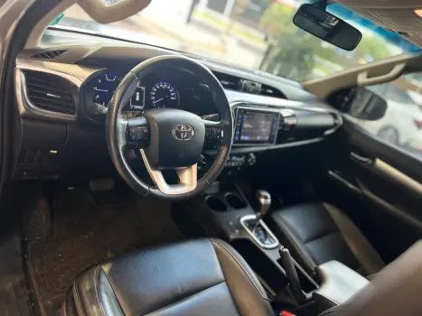 TOYOTA Hilux Caminhonete 2.8 16V SRV 4X4 DIESEL CABINE DUPLA AUTOMTICO, Foto 9