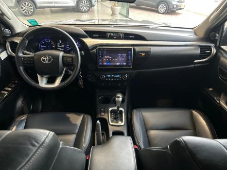 TOYOTA Hilux Caminhonete 2.8 16V SRV 4X4 DIESEL CABINE DUPLA AUTOMTICO, Foto 16