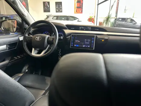 TOYOTA Hilux Caminhonete 2.8 16V SRV 4X4 DIESEL CABINE DUPLA AUTOMTICO, Foto 17