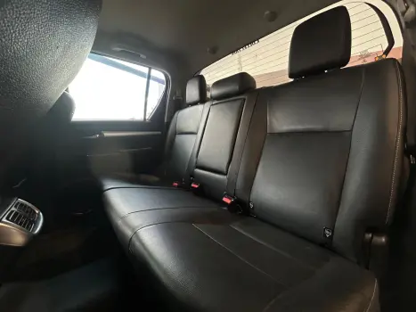 TOYOTA Hilux Caminhonete 2.8 16V SRV 4X4 DIESEL CABINE DUPLA AUTOMTICO, Foto 18