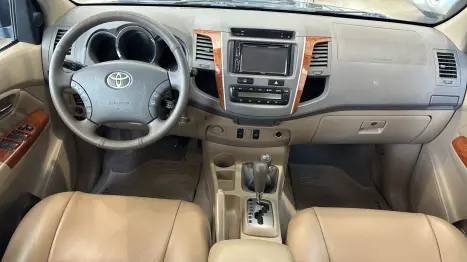 TOYOTA Hilux Caminhonete 3.0 4P SRV DIESEL CABINE DUPLA, Foto 8