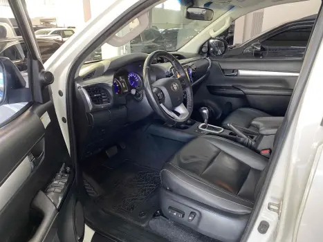 TOYOTA Hilux Caminhonete 2.8 16V SRV 4X4 DIESEL CABINE DUPLA AUTOM�TICO, Foto 8