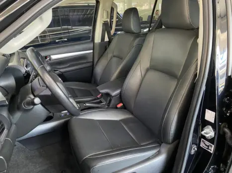 TOYOTA Hilux Caminhonete 2.8 16V SRX 4X4 DIESEL CABINE DUPLA AUTOM�TICO, Foto 9