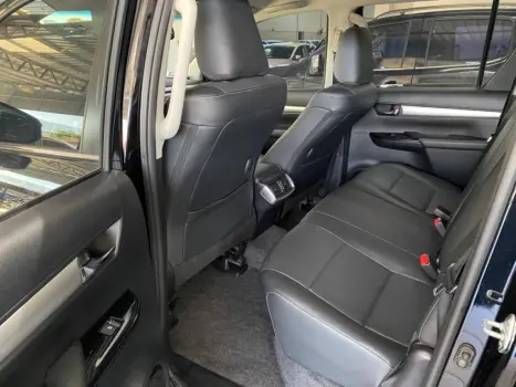 TOYOTA Hilux Caminhonete 2.8 16V SRX 4X4 DIESEL CABINE DUPLA AUTOM�TICO, Foto 10