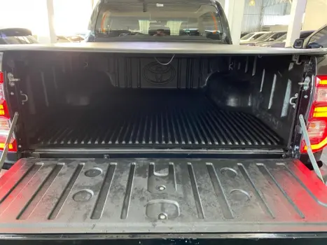 TOYOTA Hilux Caminhonete 2.8 16V SRX 4X4 DIESEL CABINE DUPLA AUTOM�TICO, Foto 12