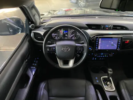 TOYOTA Hilux Caminhonete 2.8 16V SRX 4X4 DIESEL CABINE DUPLA AUTOM�TICO, Foto 14