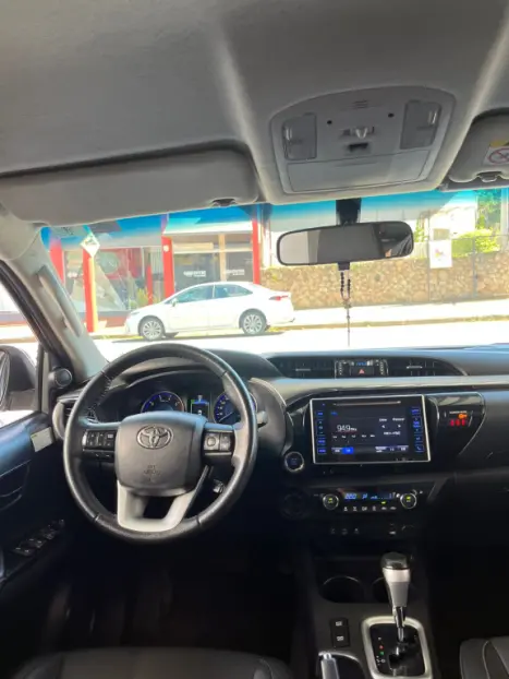 TOYOTA Hilux Caminhonete 2.8 16V 4P SRX DIESEL CABINE DUPLA, Foto 3