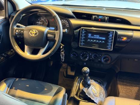 TOYOTA Hilux Caminhonete 2.8 16V  LOW M4FD 4X4 TURBO DIESEL CABINE DUPLA, Foto 9