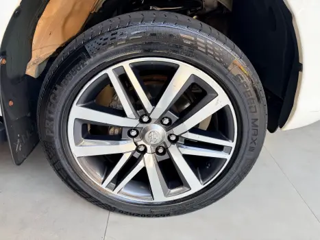 TOYOTA Hilux Caminhonete 2.8 16V  LOW M4FD 4X4 TURBO DIESEL CABINE DUPLA, Foto 10