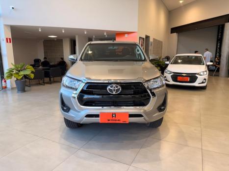 TOYOTA Hilux Caminhonete 2.8 16V SRV 4X4 DIESEL CABINE DUPLA AUTOM�TICO, Foto 2