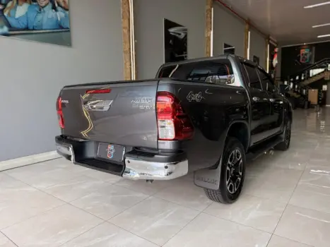 TOYOTA Hilux Caminhonete 2.8 16V SRV 4X4 DIESEL CABINE DUPLA AUTOM�TICO, Foto 3
