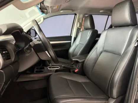 TOYOTA Hilux Caminhonete 2.8 16V SRV 4X4 DIESEL CABINE DUPLA AUTOM�TICO, Foto 10