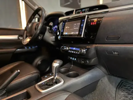 TOYOTA Hilux Caminhonete 2.8 16V SRX 4X4 DIESEL CABINE DUPLA AUTOM�TICO, Foto 7