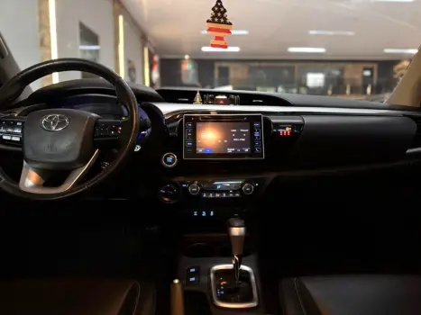 TOYOTA Hilux Caminhonete 2.8 16V SRX 4X4 DIESEL CABINE DUPLA AUTOM�TICO, Foto 9