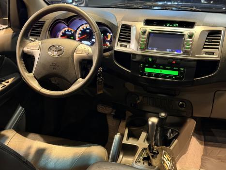 TOYOTA Hilux Caminhonete 3.0 4P 4X4 SRV TURBO DIESEL CABINE DUPLA AUTOM�TICO, Foto 9