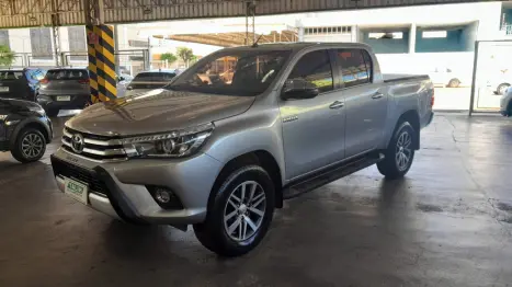 TOYOTA Hilux Caminhonete 2.8 16V SRX 4X4 TURBO DIESEL CABINE DUPLA AUTOM�TICO, Foto 3