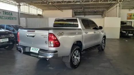 TOYOTA Hilux Caminhonete 2.8 16V SRX 4X4 TURBO DIESEL CABINE DUPLA AUTOM�TICO, Foto 10