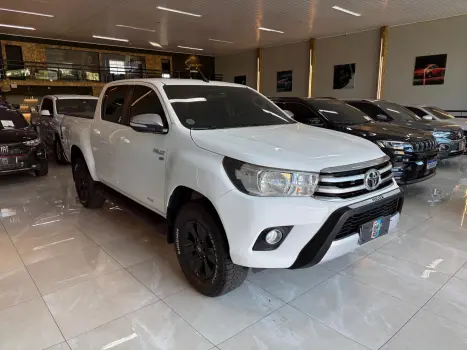 TOYOTA Hilux Caminhonete 2.7 16V 4P SRV FLEX CABINE DUPLA AUTOM�TICO, Foto 2