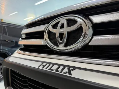 TOYOTA Hilux Caminhonete 2.7 16V 4P SRV FLEX CABINE DUPLA AUTOM�TICO, Foto 15