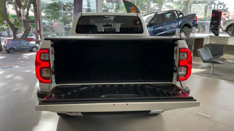 TOYOTA Hilux Caminhonete 2.8 4X4 SR5 CABINE DUPLA TURBO DIESEL, Foto 10