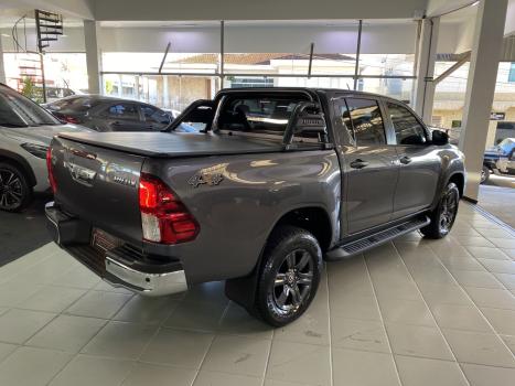 TOYOTA Hilux Caminhonete 2.8 16V 4P SR 4X4 DIESEL CABINE DUPLA AUTOM�TICO, Foto 4