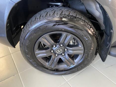 TOYOTA Hilux Caminhonete 2.8 16V 4P SR 4X4 DIESEL CABINE DUPLA AUTOM�TICO, Foto 7
