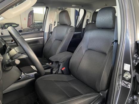 TOYOTA Hilux Caminhonete 2.8 16V 4P SR 4X4 DIESEL CABINE DUPLA AUTOM�TICO, Foto 9
