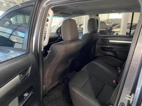 TOYOTA Hilux Caminhonete 2.8 16V 4P SR 4X4 DIESEL CABINE DUPLA AUTOM�TICO, Foto 10