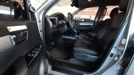 TOYOTA Hilux Caminhonete 2.8 16V SRX 4X4 TURBO DIESEL CABINE DUPLA AUTOM�TICO, Foto 4