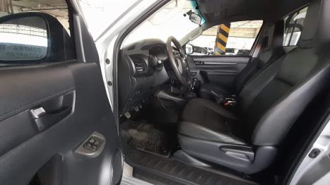 TOYOTA Hilux Caminhonete 2.8 4X4 DIESEL CABINE SIMPLES, Foto 4