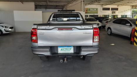 TOYOTA Hilux Caminhonete 2.8 4X4 DIESEL CABINE SIMPLES, Foto 9